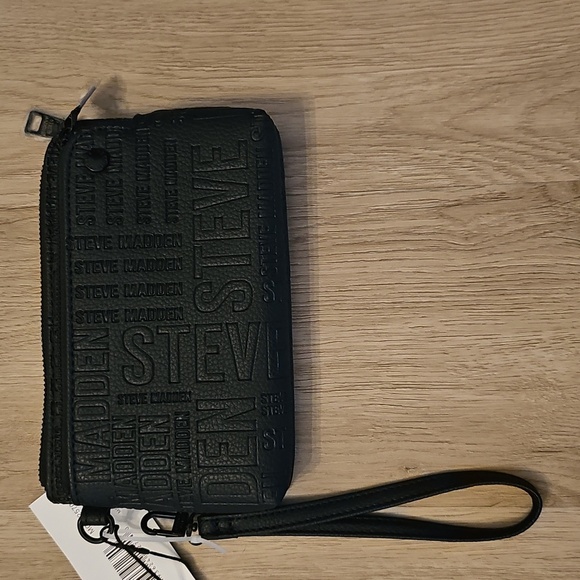 NWT Steve Madden Btrell Double Zip Monogram Black Wristlet/Clutch 8.5"x 5" - Picture 2 of 9